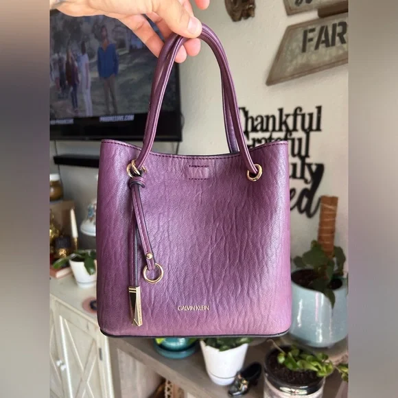 Calvin Klein Crossbody - Picture 2 of 7